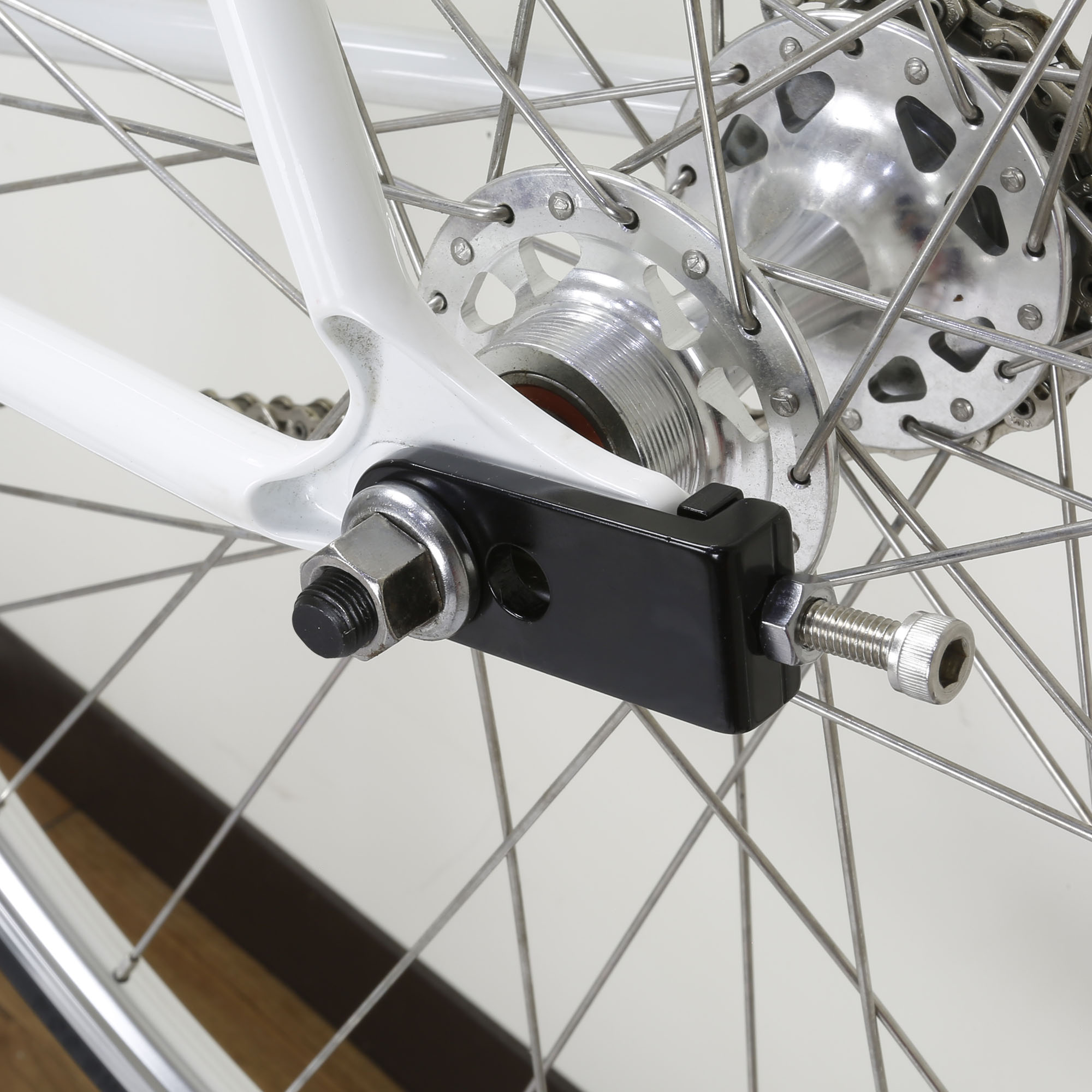 Cyclingdeal Bike Fixie BMX Single Speed Alloy Chain Tension Adjuster ... - RH MG