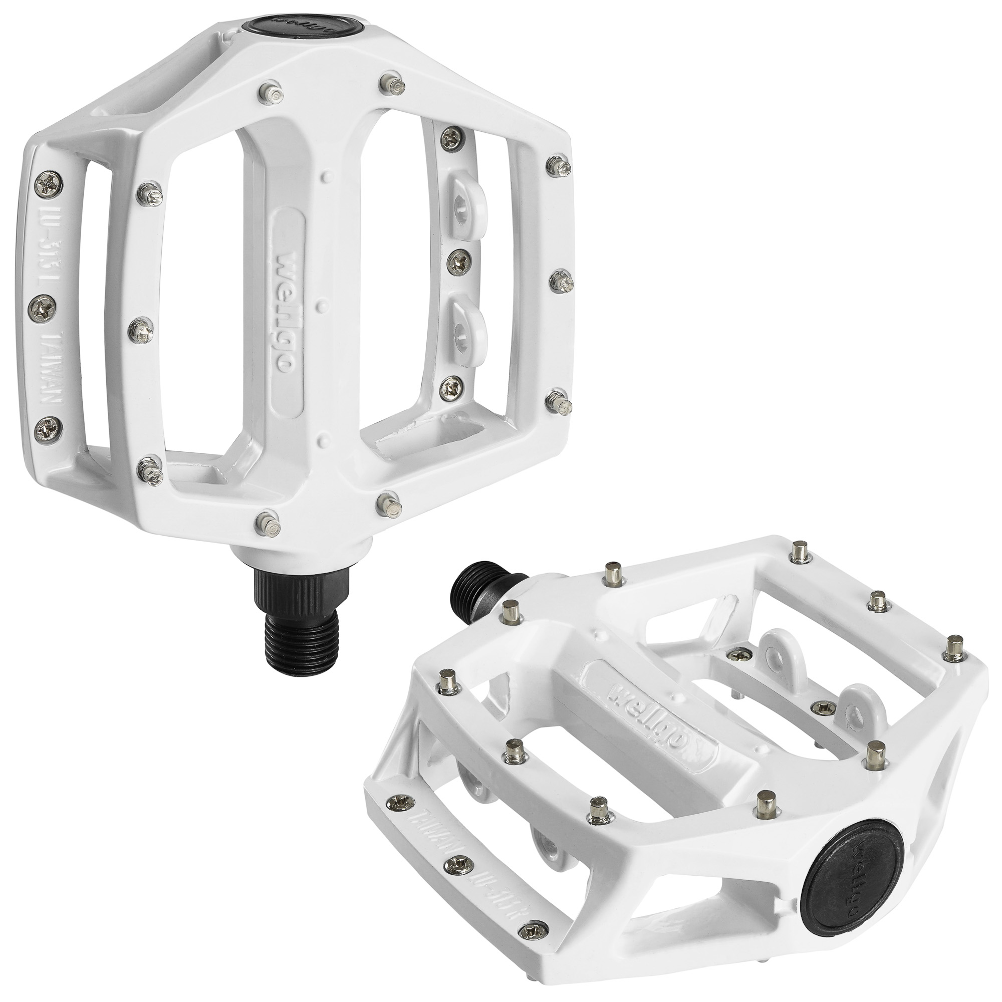 white flat pedals